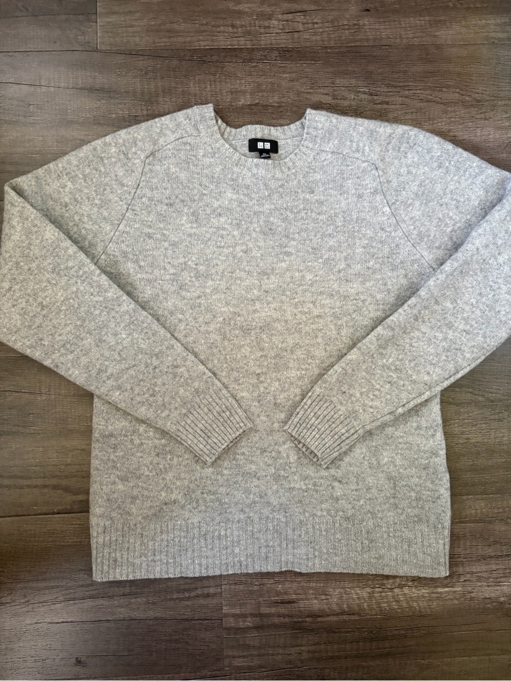 UNIQLO Wool Women’s  Light Gray Crewneck Sweater